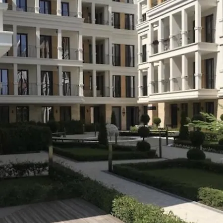 Appartement Modern With Outdoor Swimming Pool