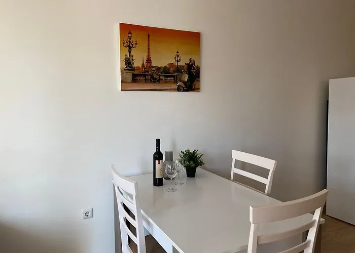 דירה Brand New With Outdoor Swimming Pool וארנה